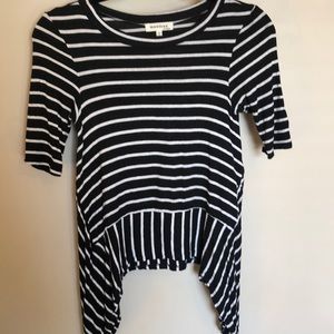 Striped 1/2 sleeve shirt